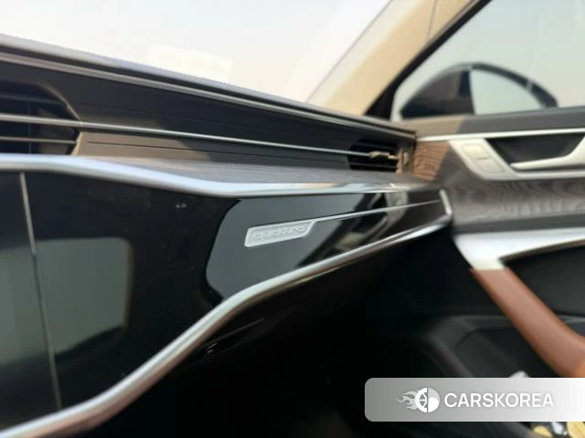 Audi A6L id 4207768 из Китая 12