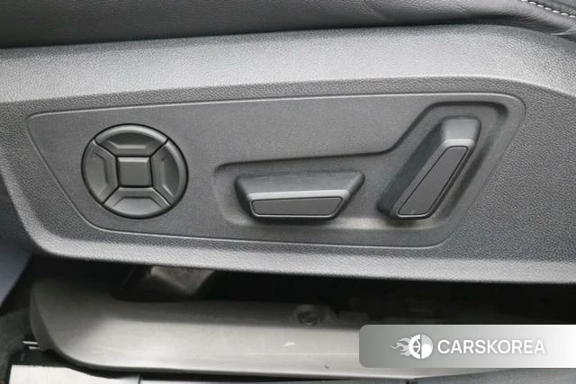 Audi A7L id 4278606 из Китая 31