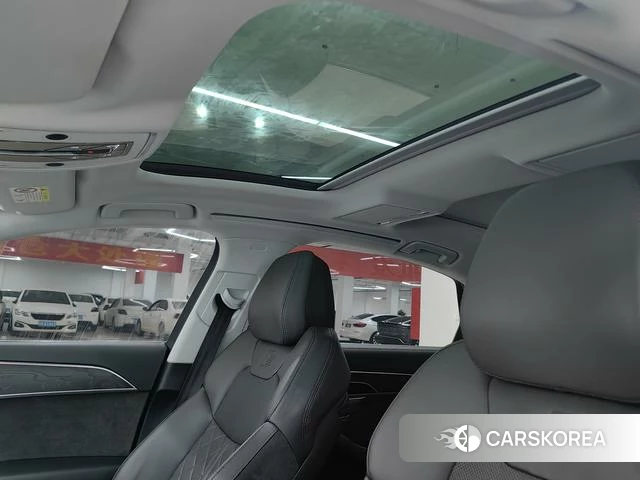 Audi A8 id 4274176 из Китая 27