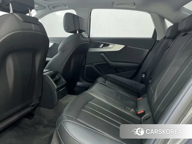 Audi A4L id 4321082 из Китая 13