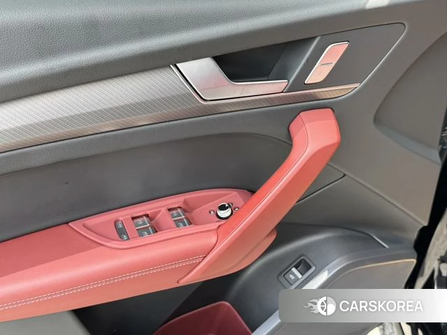 Audi Q5L id 4329202 из Китая 14