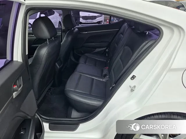 Hyundai Avante AD id 3728779 из Кореи 14