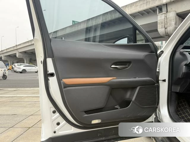 Lexus UX id 3857868 из Китая 22