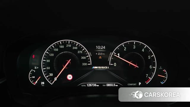 BMW 5 Series (G30) id 4873262 из Кореи 35