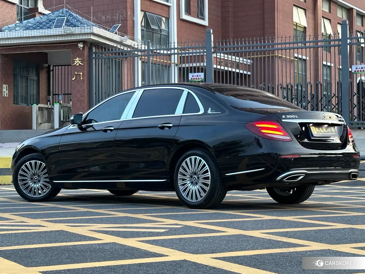 Mercedes-Benz E-Class id 4577746 из Китая 16