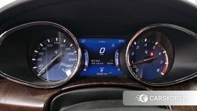 Maserati Quattroporte id 2971287 из Кореи 18