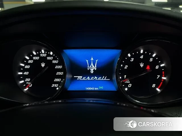 Maserati Quattroporte id 3451599 из Кореи 18