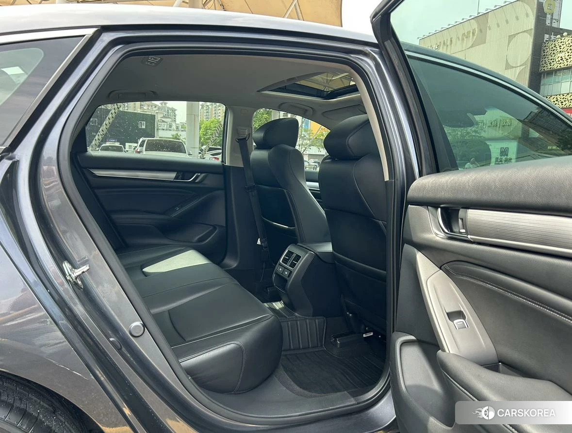 Honda Accord id 4454760 из Китая 19