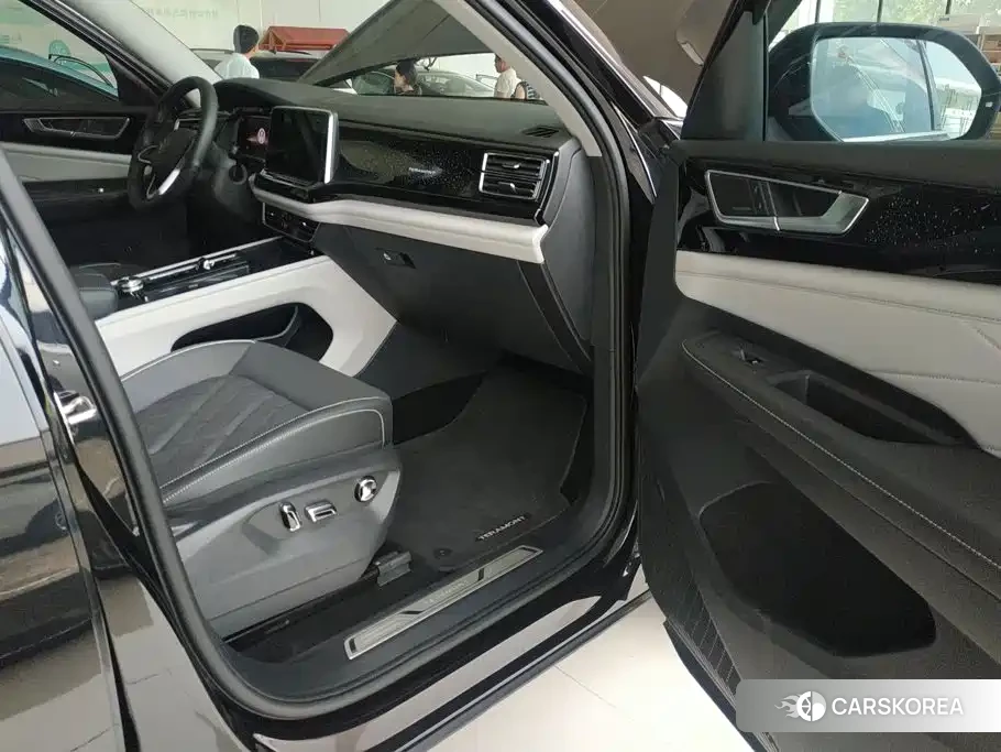 Volkswagen Touareg id 4686274 из Китая 14