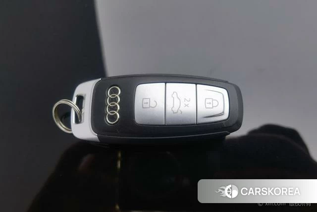 Audi A6L id 4257936 из Китая 22