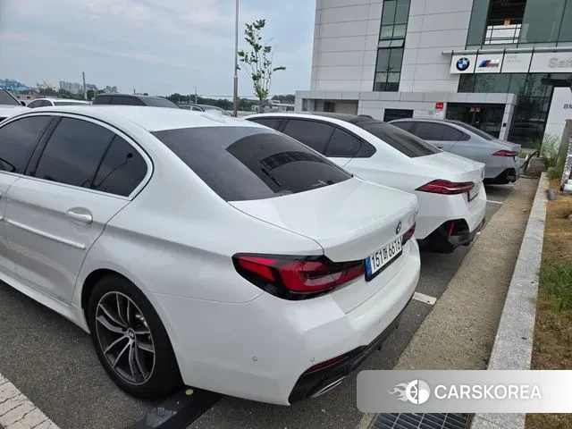 BMW 5 Series (G30) id 3031714 из Кореи 9