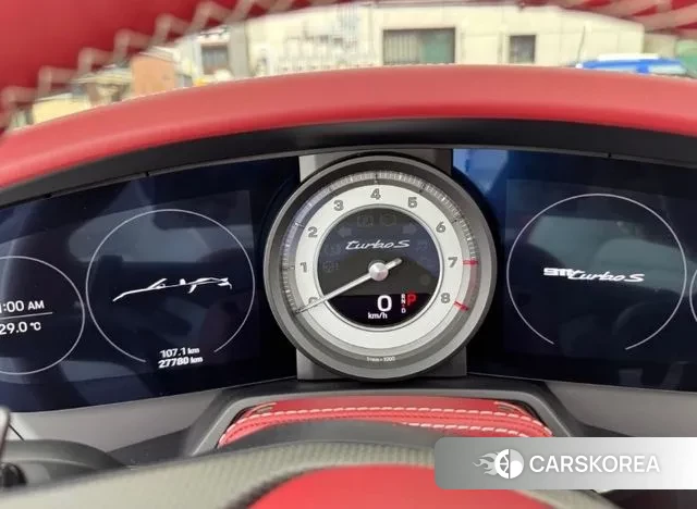 Porsche 911(992) id 3028341 из Кореи 9