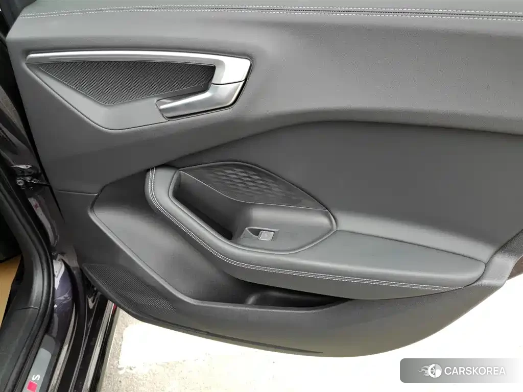 Audi A5L id 4577617 из Китая 17