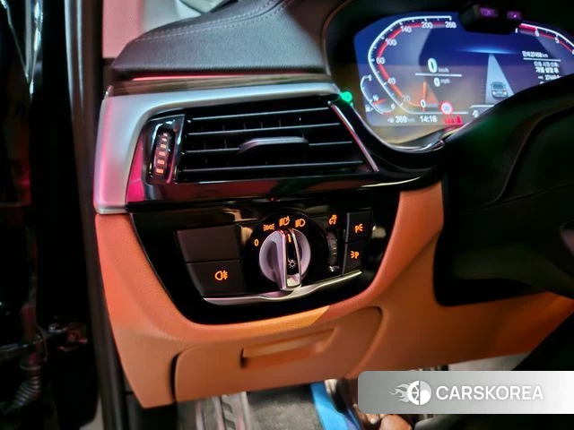 BMW 5 Series (G30) id 3819489 из Кореи 13