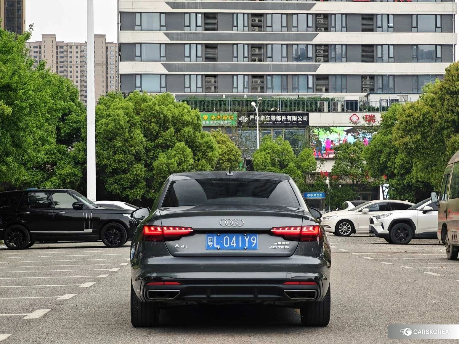 Audi A4L id 4473350 из Китая 9