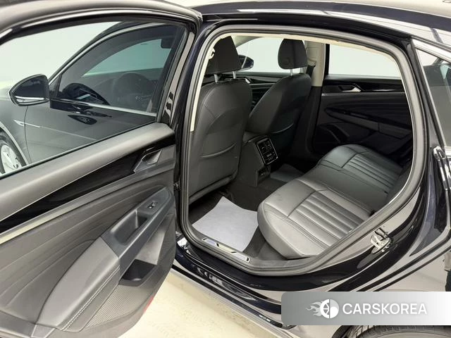 Volkswagen Passat PHEV id 4291152 из Китая 15