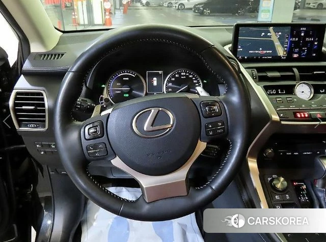 Lexus NX300h id 3823918 из Кореи 18