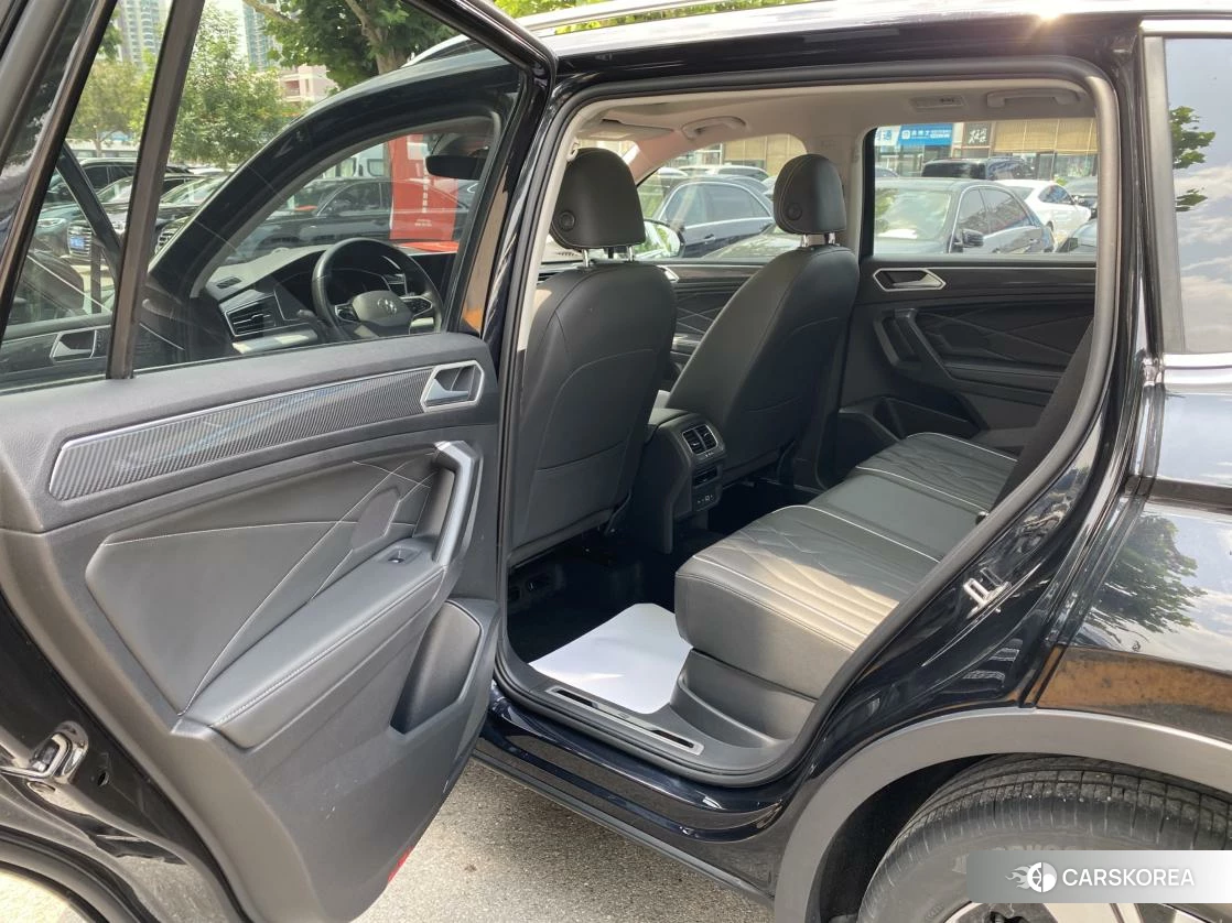 Volkswagen Tiguan L id 4492855 из Китая 24