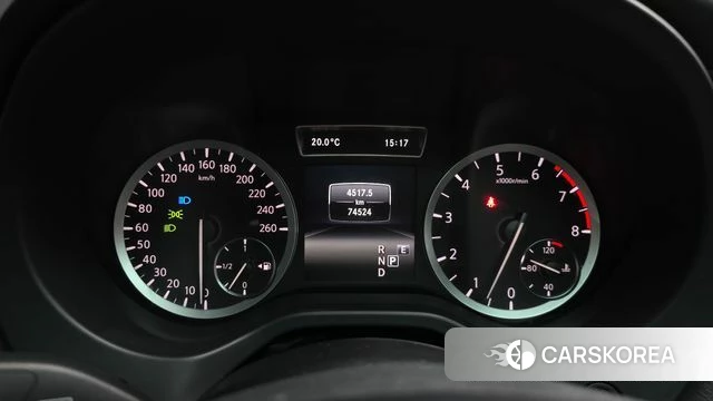 Infiniti Q30 id 3936741 из Кореи 18