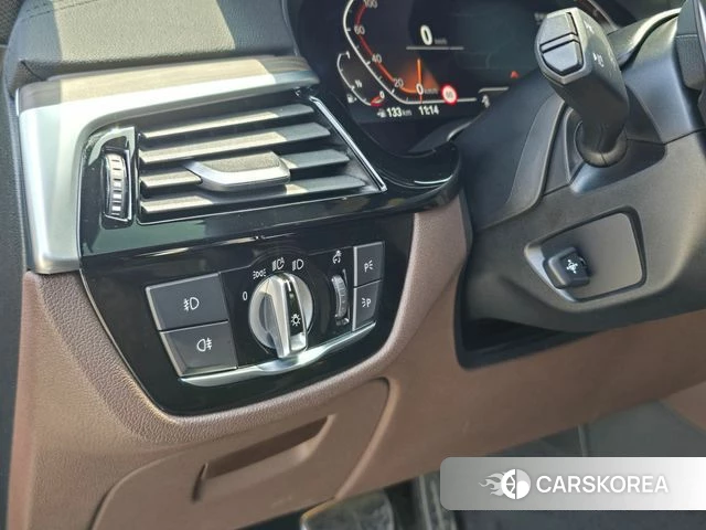 BMW 5 Series (G30) id 4424322 из Кореи 18