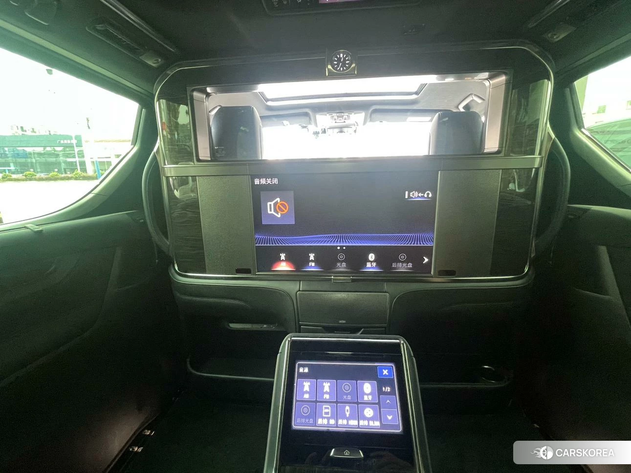 Lexus LM id 4510927 из Китая 23