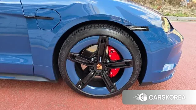 Porsche Taycan id 3393751 из Кореи 16