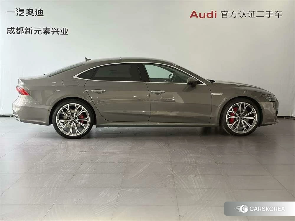 Audi A7L id 4441274 из Китая 12