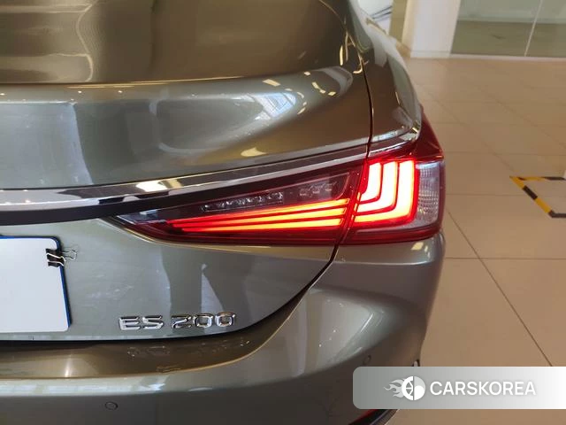 Lexus ES id 4272615 из Китая 34