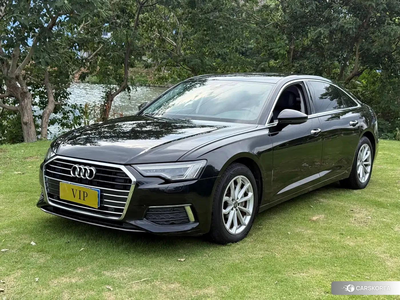 Audi A6L id 4600941 из Китая 15