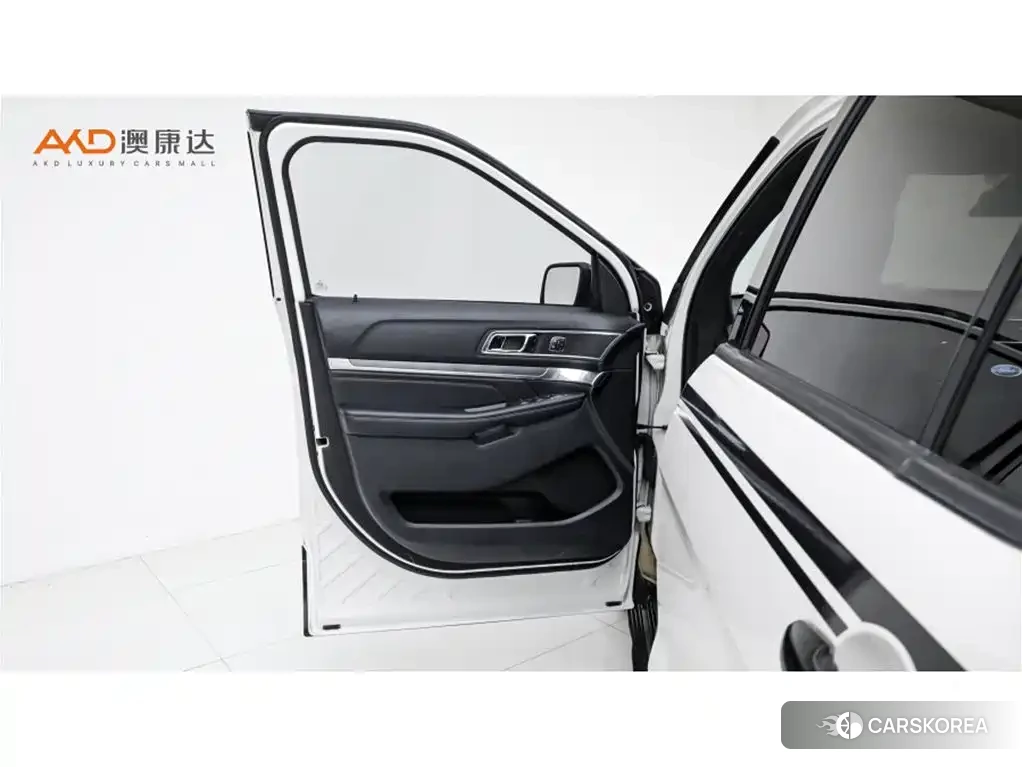 Ford Explorer id 4679901 из Китая 9
