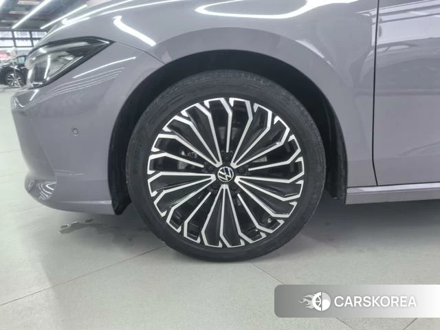 Volkswagen Passat id 4258319 из Китая 15