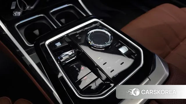 BMW 7 Series (G70) id 3653778 из Кореи 18