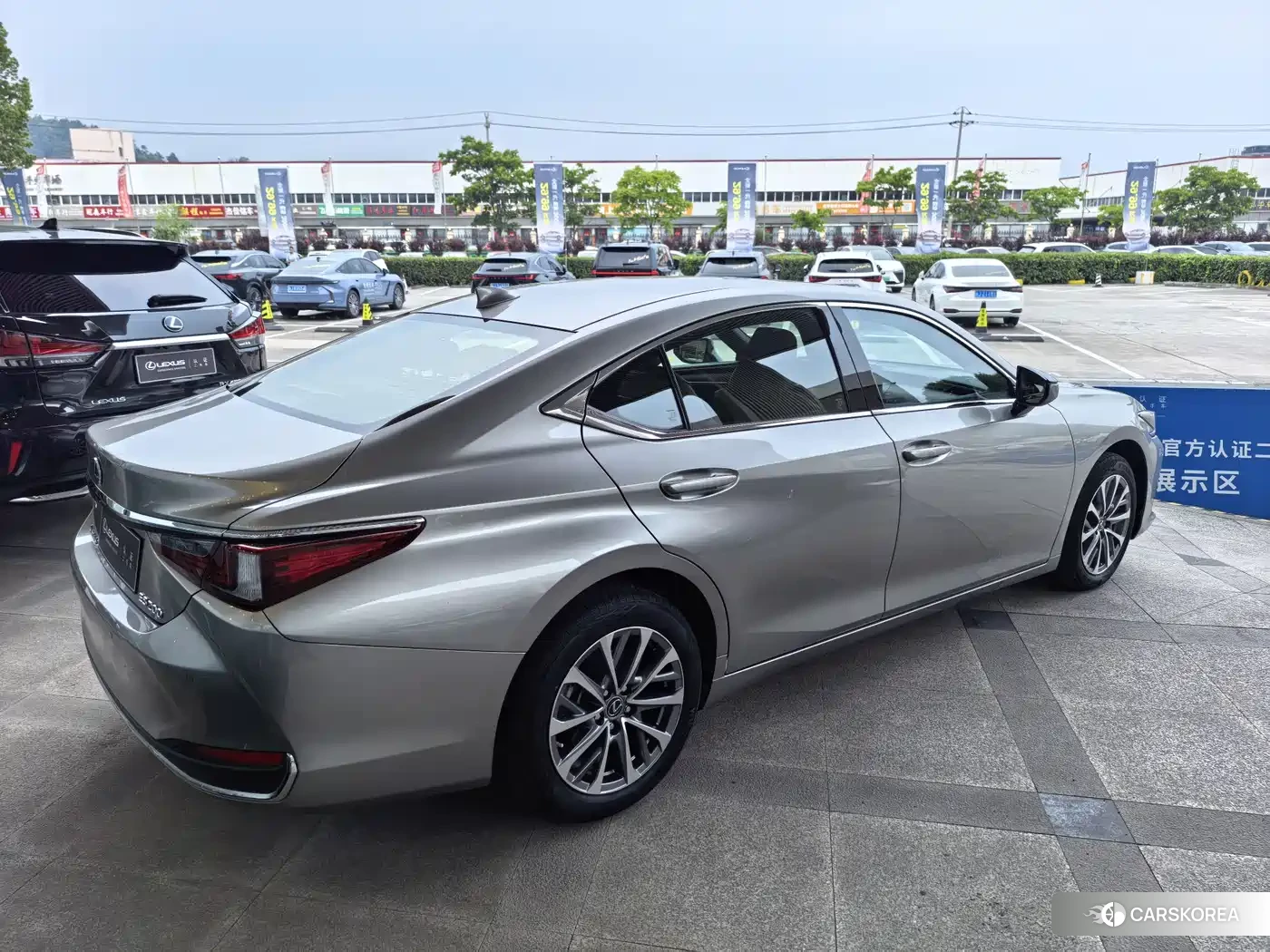 Lexus ES id 4653859 из Китая 8