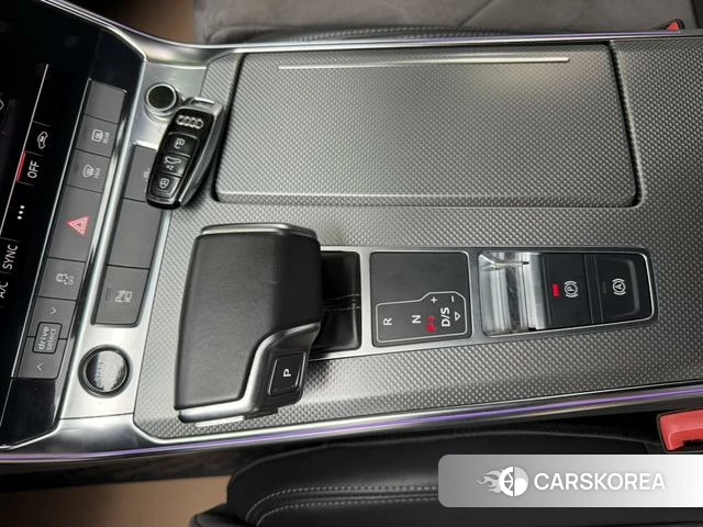 Audi A6L id 4276919 из Китая 17
