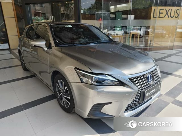 Lexus CT id 4272680 из Китая 19