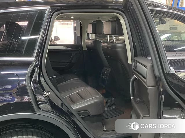 Volkswagen Touareg id 4211149 из Китая 14