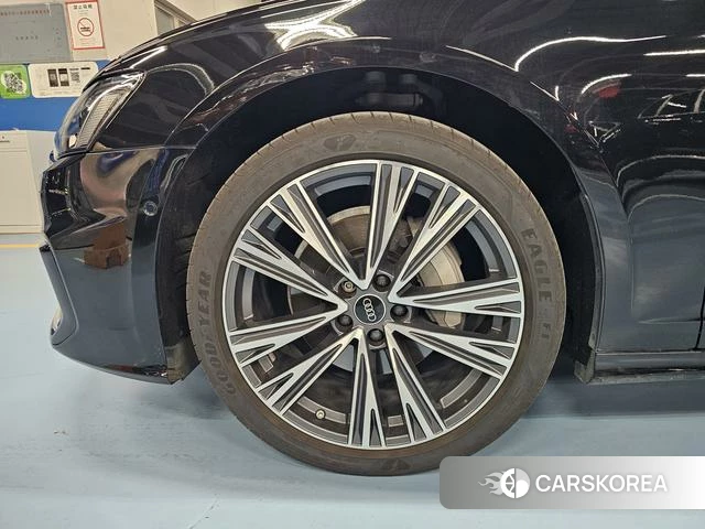 Audi A6L id 4239994 из Китая 23