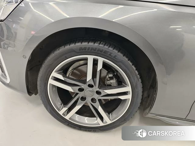 Audi A4L id 4215048 из Китая 9