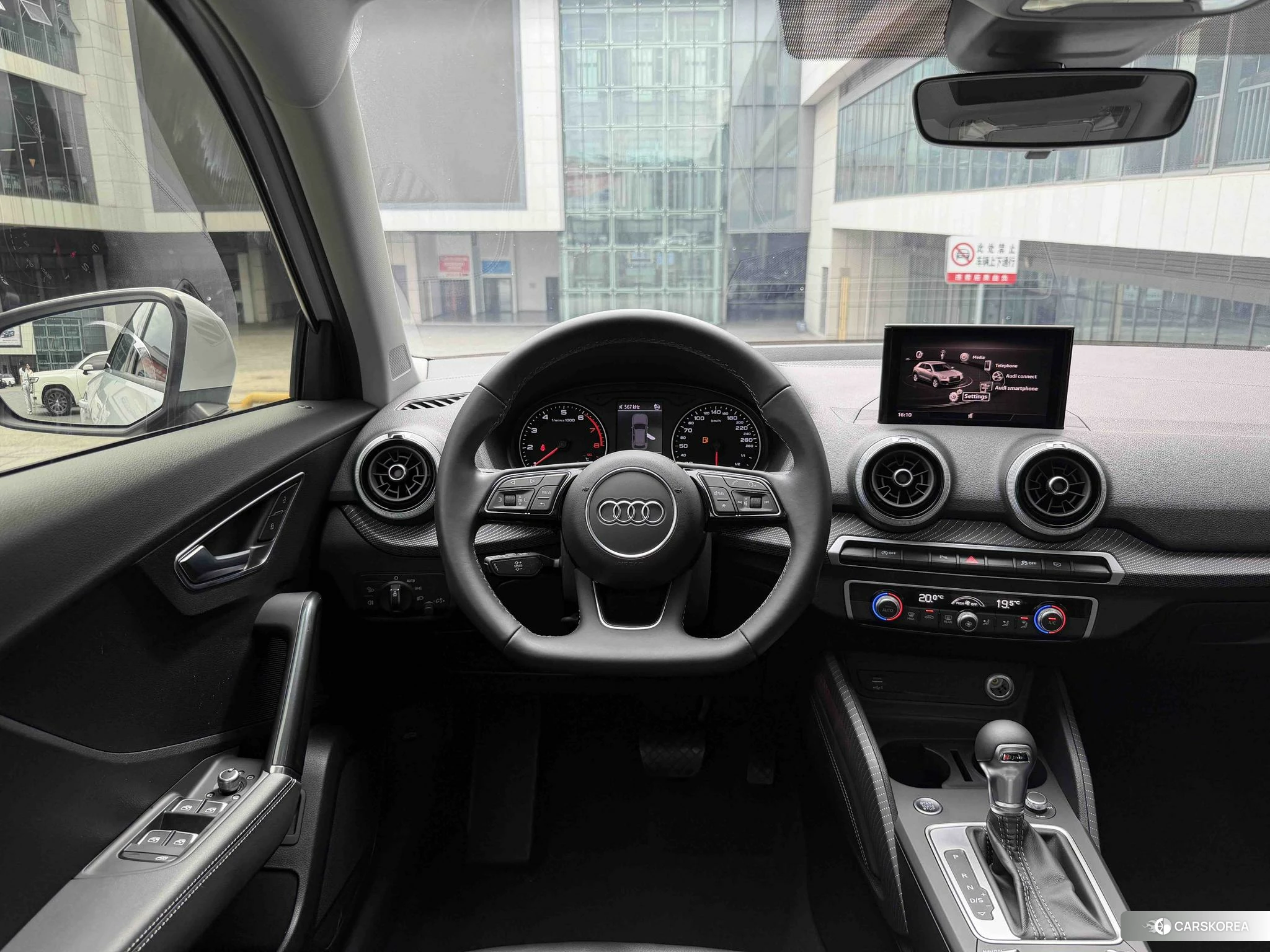 Audi Q2L id 4513840 из Китая 16