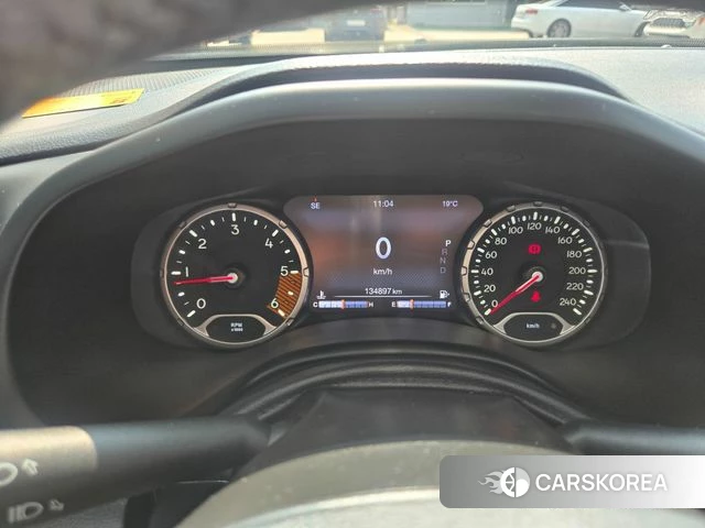 Jeep Renegade id 3844422 из Кореи 18