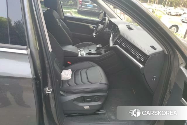 Volkswagen Touareg id 4238453 из Китая 15