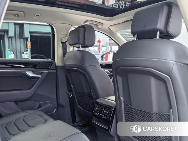 Volkswagen Touareg id 4274325 из Китая 18