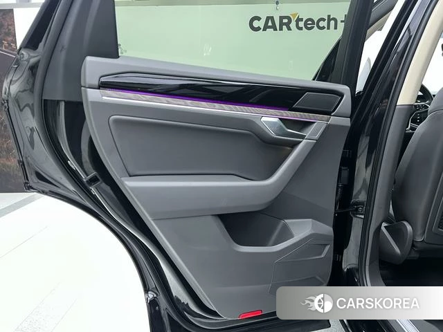 Volkswagen Touareg id 4297802 из Китая 32