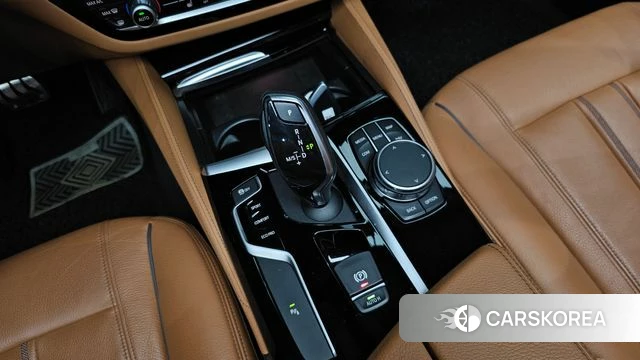 BMW 5 Series (G30) id 3936947 из Кореи 18