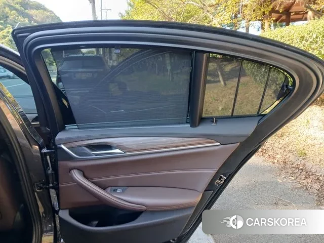 BMW 5 Series (G30) id 3687221 из Кореи 14