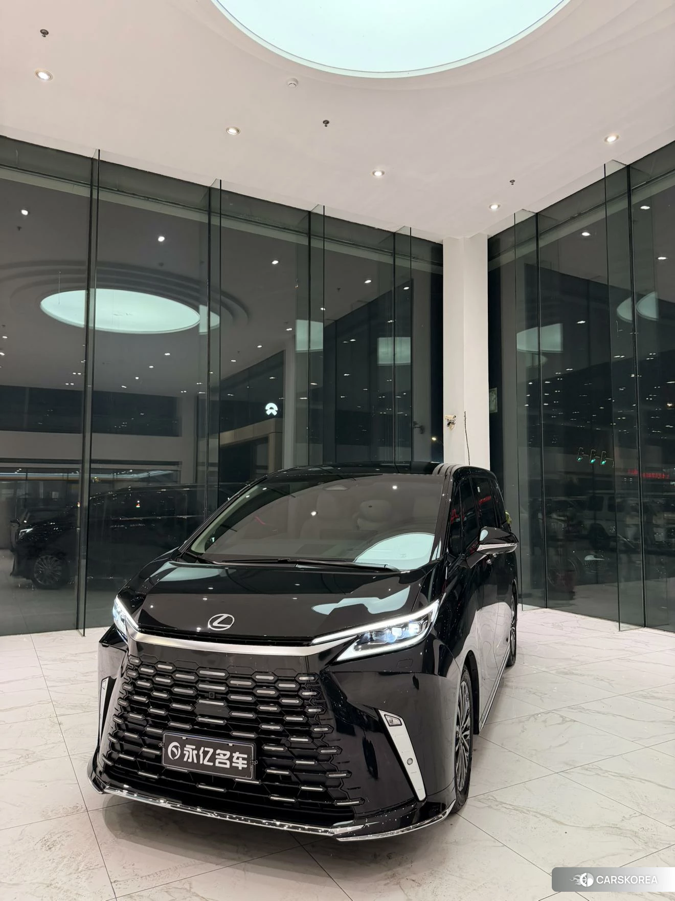 Lexus LM id 4454269 из Китая 10