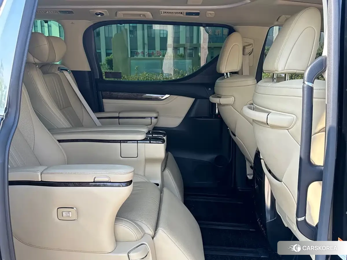 Toyota Elfa id 4679885 из Китая 13