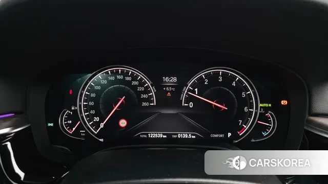 BMW 5 Series (G30) id 3703919 из Кореи 18