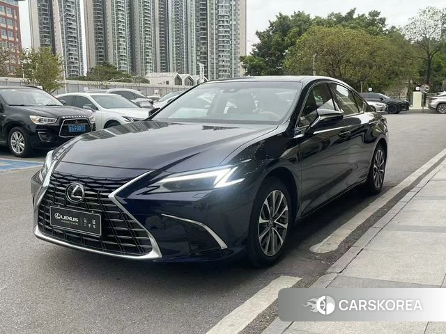 Lexus ES id 3919379 из Китая 11