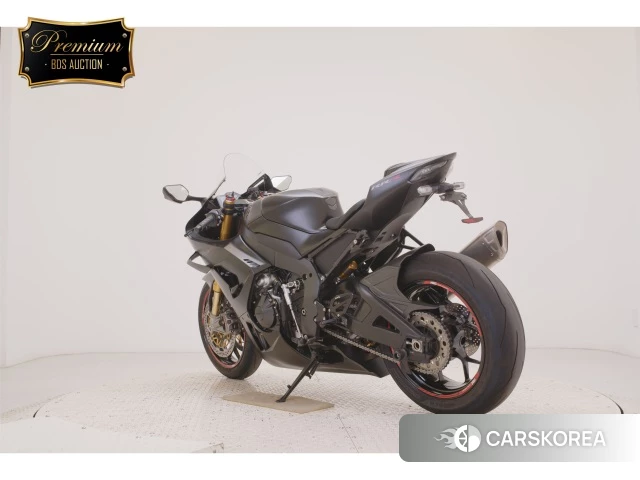 Honda CBR1000RR-R FIREBLADE SP id 4380238 из Японии 8